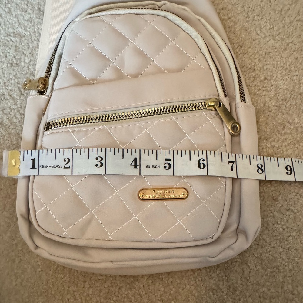 NWOT Elegant Beige Quilted Sling Bag - Picture 5 of 13